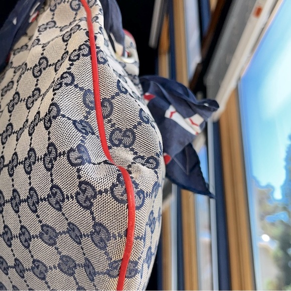 Gucci: Positano Scarf Multicolour Monogram Canvas and Leather Hobo Bag - Picture 12 of 16